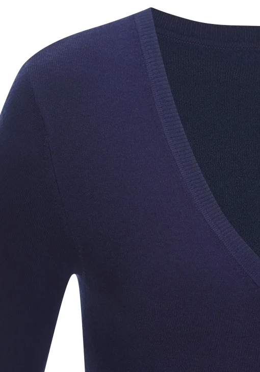 V-Ausschnitt-Pullover