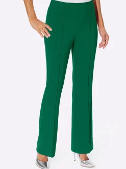 Webhose mit weiten Beinen