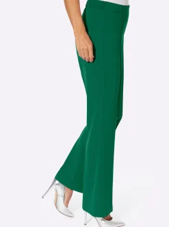 Webhose mit weiten Beinen