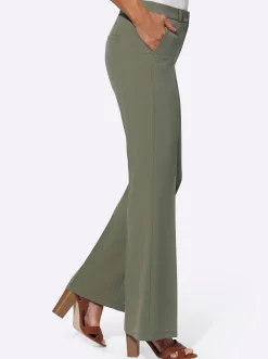 Webhose mit weiten Beinen