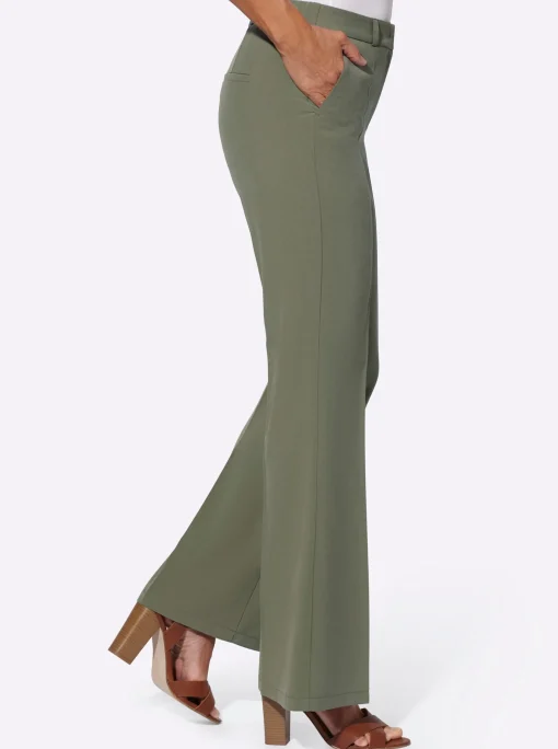 Webhose mit weiten Beinen