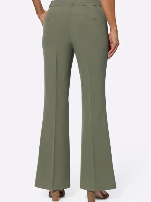 Webhose mit weiten Beinen