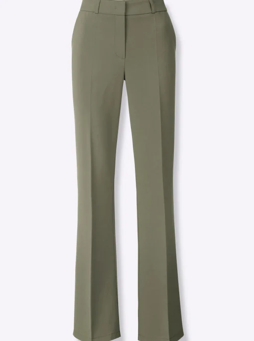 Webhose mit weiten Beinen